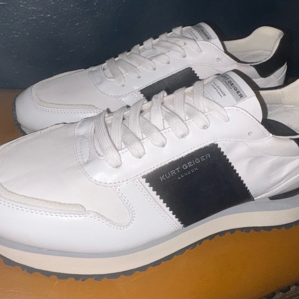 Kurt Geiger Men's White and Black Sneakers